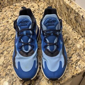 Nike 270 React Shoes. Blue. Size 11